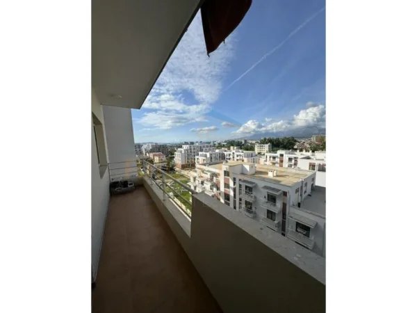 Tirane, jepet me qera apartament 2+1+Ballkon Kati 6, 105 m² 420 € (Unaza e Re)