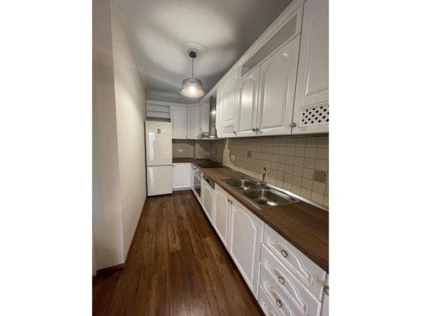 Tirane, jepet me qera apartament 2+1 Kati 7, 96 m² 1.300 € (Blloku)