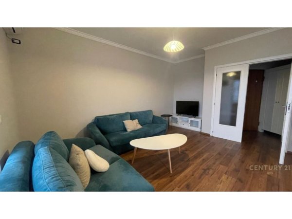 Tirane, jepet me qera apartament 2+1 Kati 7, 96 m² 1.300 € (Blloku)