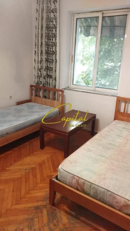 Tirane, jepet me qera apartament 2+1 Kati 2, 60 m² 600 € (BULEVARDI BAJRAM CURRI)