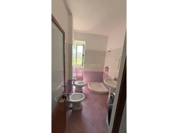 Durres, shitet apartament 2+1+Ballkon Kati 8, 81 m² (Plazh Durrës Tek Shkolla B.Curri)