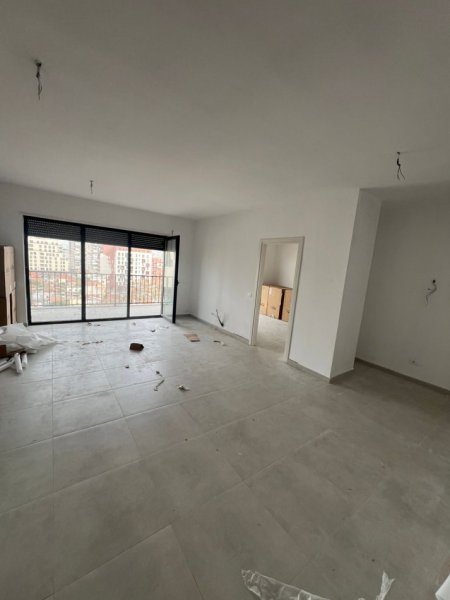Tirane, shes apartament 2+1+Ballkon Kati 7, 140 m² 420.000 € (Rruga Myslym Shyri)