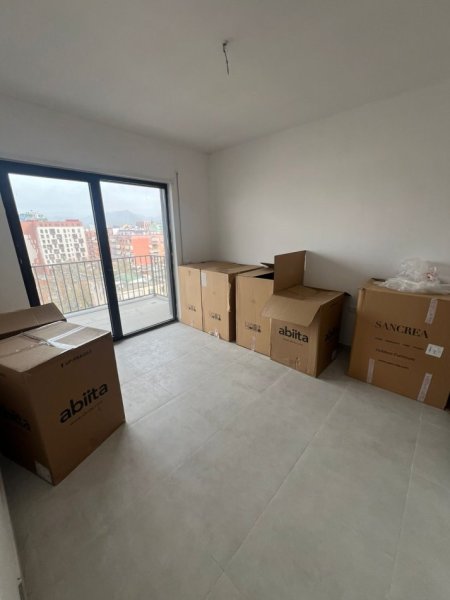 Tirane, shes apartament 2+1+Ballkon Kati 7, 140 m² 420.000 € (Rruga Myslym Shyri)