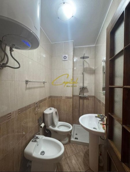 Tirane, jepet me qera apartament 1+1 Kati 9, 34 m² 400 € (BULEVARDI ZHAN D&#039;ARK)