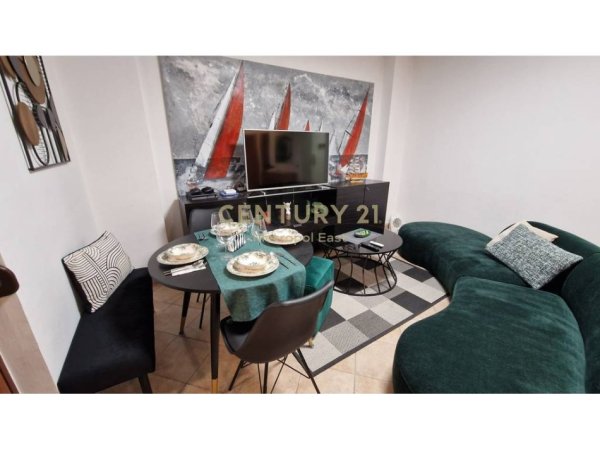 Tirane, jepet me qera apartament 2+1 Kati 4, 80 m² 750 € (Pranë Café Europa)