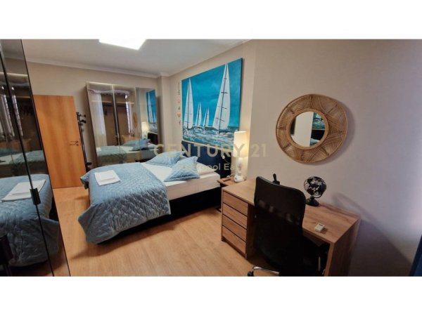 Tirane, jepet me qera apartament 2+1 Kati 4, 80 m² 750 € (Pranë Café Europa)