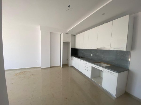 Tirane, jepet me qera apartament 2+1 Kati 5, 350 € 