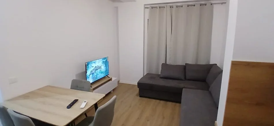 Tirane, jepet me qera apartament 1+1 Kati 2, 55 m² 400 €