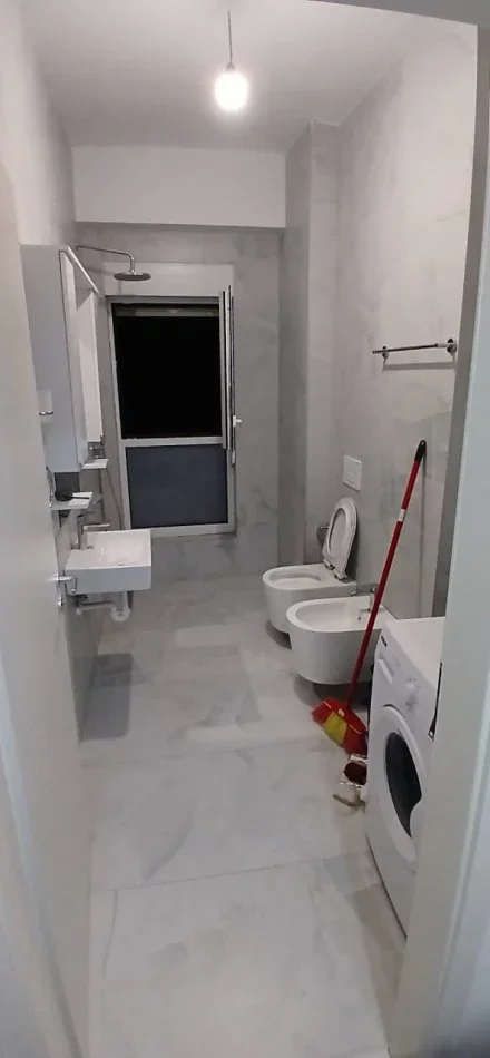 Tirane, jepet me qera apartament 1+1 Kati 2, 55 m² 400 €