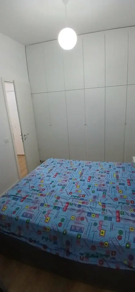 Tirane, jepet me qera apartament 1+1 Kati 2, 55 m² 400 €
