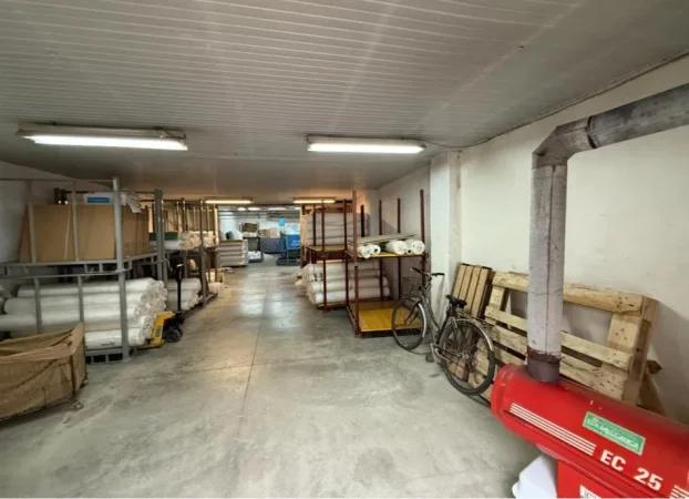 Durres, shitet ambjent biznesi Kati 0, 126 m² 78.000 € (Rruga Bajram Tusha)