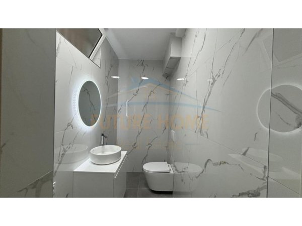 0683487469 Tirane, jepet me qera zyre Kati 4, 130 m² 1.300 € (Qender , Tirane)
