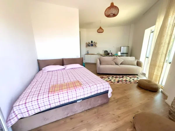 Vlore, shitet apartament 1+1 , 110 m² 229.000 € (Uji i Ftohte)