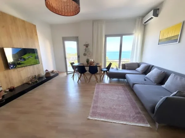 Vlore, shitet apartament 1+1 , 110 m² 229.000 € (Uji i Ftohte)