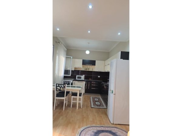 Tirane, jepet me qera apartament 2+1+Aneks+Ballkon Kati 3, 100 m² 550 € (Vilat Amerikane)