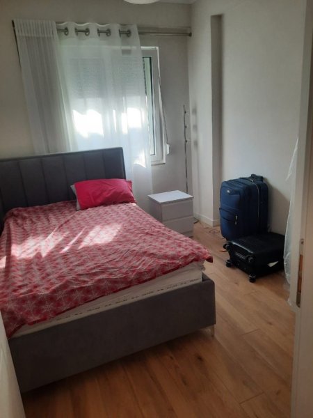 Tirane, jepet me qera apartament 2+1 Kati 1, 90 m² 500 € 