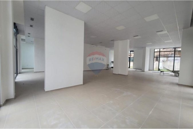Tirane, shitet dyqan Kati 0, 418 m² 1.200.000 € (Rruga e Barrikadave ID: 530571001-16)