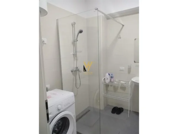 Tirane, jepet me qera apartament 2+1+Aneks+Ballkon Kati 2, 95 m² 600 € (21 DHJETORI)