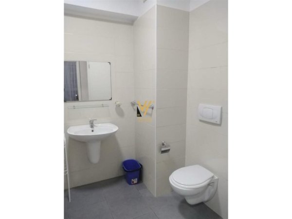 Tirane, jepet me qera apartament 2+1+Aneks+Ballkon Kati 2, 95 m² 600 € (21 DHJETORI)