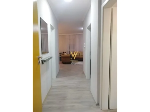 Tirane, jepet me qera apartament 2+1+Aneks+Ballkon Kati 2, 95 m² 600 € (21 DHJETORI)
