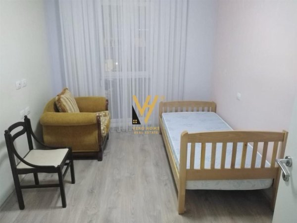 Tirane, jepet me qera apartament 2+1+Aneks+Ballkon Kati 2, 95 m² 600 € (21 DHJETORI)