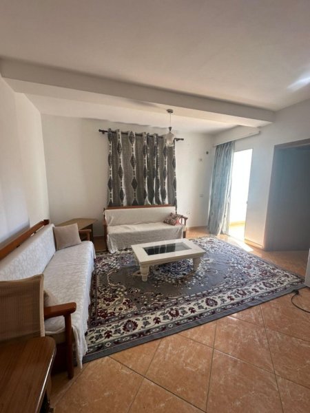 Tirane, jepet me qera apartament 2+1+Ballkon Kati 1, 90 m² 300 € 