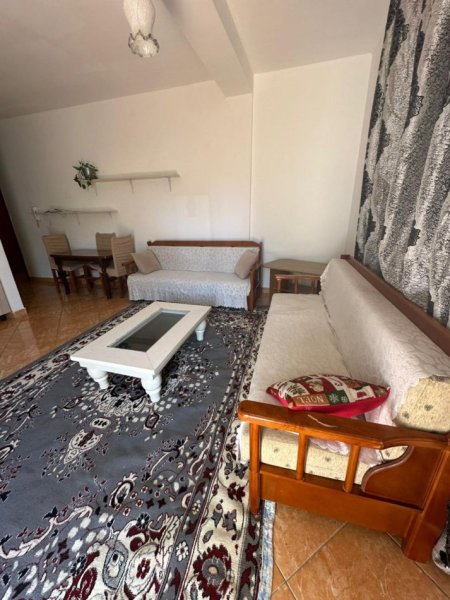 Tirane, jepet me qera apartament 2+1+Ballkon Kati 1, 90 m² 300 € 