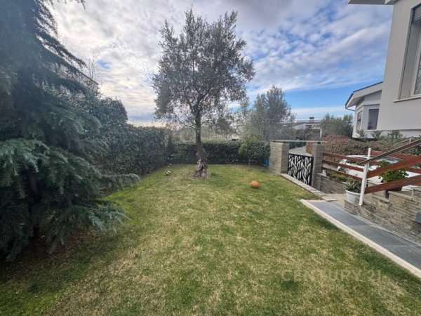 Tirane, Liste me oferta Vile 2+1 Kati 3, 561 m² 1.100.000 € (Long Hill Rezidence)