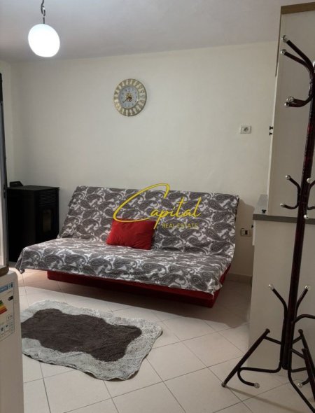 Tirane, jepet me qera apartament 1+1 Kati 1, 55 m² 450 € (MYSLYM SHYRI)