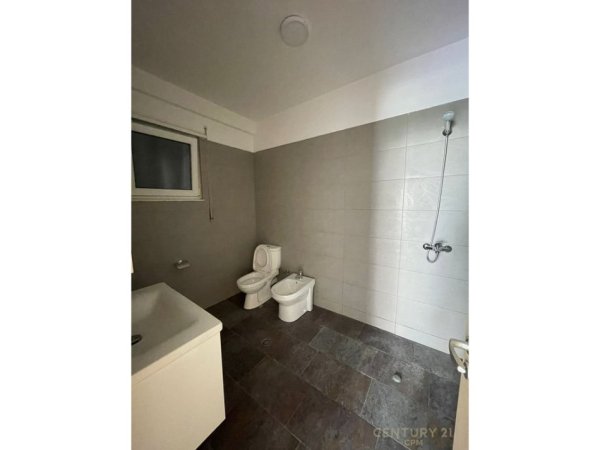 Tirane, jepet me qera zyre Kati 1, 110 m² 950 € (Rr. Prokop Mima)