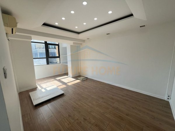 Tirane, jepet me qera ambjent biznesi Kati 1, 119 m² 1.500 € 