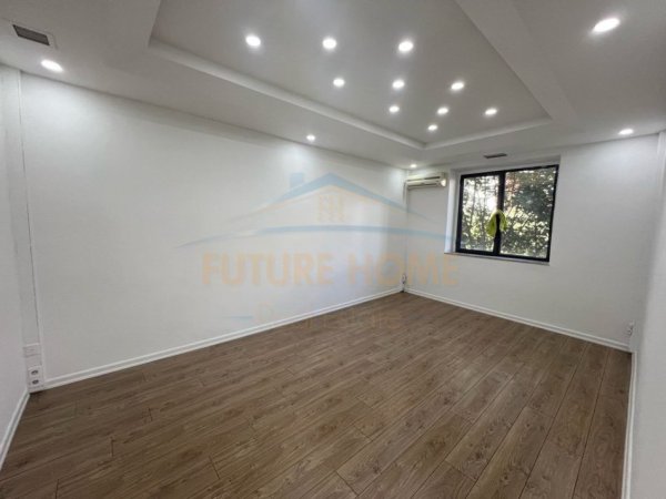 Tirane, jepet me qera ambjent biznesi Kati 1, 119 m² 1.500 € 