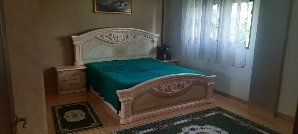 Tirane, jepet me qera apartament 2+1 Kati 3, 130 m² 500 € 