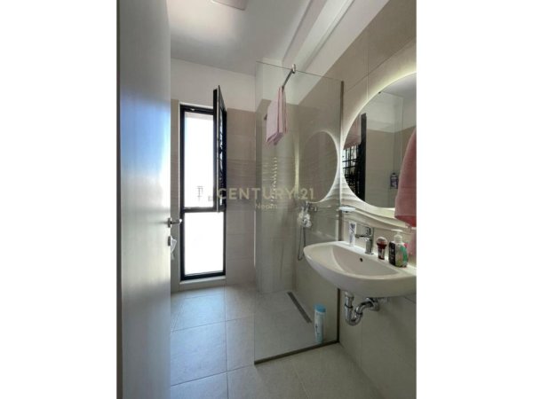 Tirane, jepet me qera apartament 2+1 Kati 11, 120 m² 850 € (Farmacia 10)