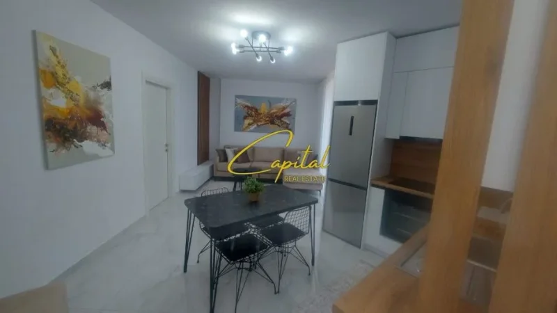 Tirane, jepet me qera apartament 1+1 Kati 7, 65 m² 470 € (YZBERISHT)