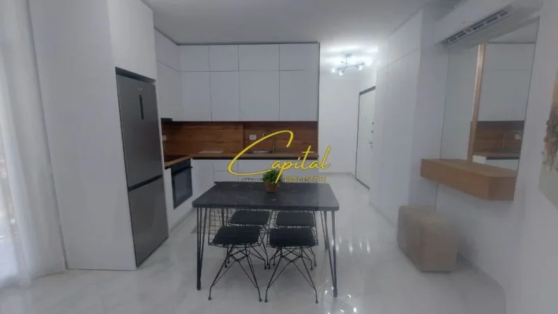 Tirane, jepet me qera apartament 1+1 Kati 7, 65 m² 470 € (YZBERISHT)