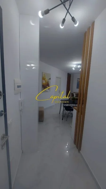 Tirane, jepet me qera apartament 1+1 Kati 7, 65 m² 470 € (YZBERISHT)