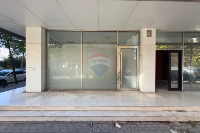 Tirane, shitet dyqan Kati 0, 277 m² 795.900 € (Don Bosko ID: 530181047-446)