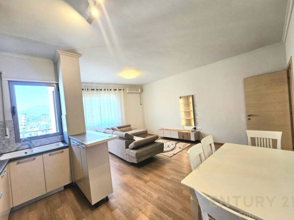 Tirane, jepet me qera apartament 2+1 Kati 5, 100 m² 550 € 