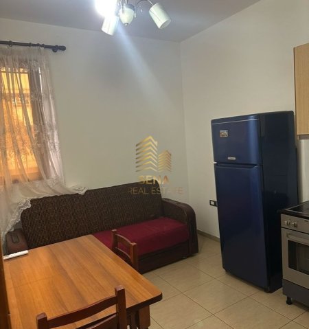 Tirane, jepet me qera apartament 1+1 Kati 1, 60 m² 320 € (Bulevardi i Ri)