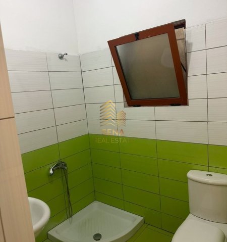Tirane, jepet me qera apartament 1+1 Kati 1, 60 m² 320 € (Bulevardi i Ri)