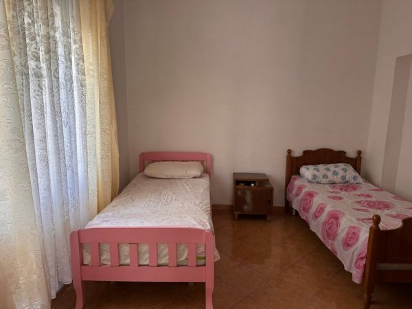 Tirane, jepet me qera apartament 1+1+Ballkon Kati 1, 30 m² 300 € (DON BOSKO)