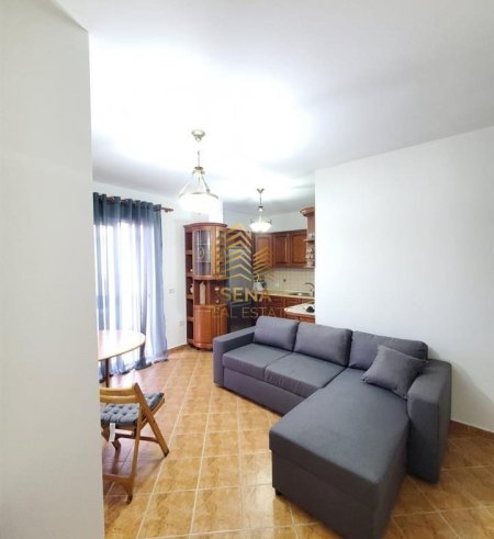 Tirane, jepet me qera apartament 2+1+Ballkon Kati 7, 60 m² 550 € (Rruga Mine Peza)