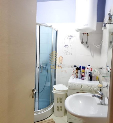 Tirane, jepet me qera apartament 2+1+Ballkon Kati 7, 60 m² 550 € (Rruga Mine Peza)