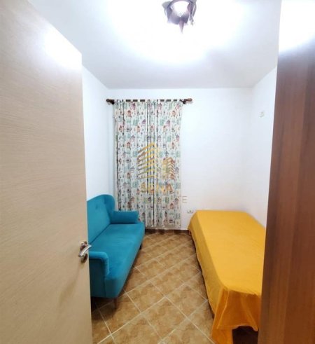 Tirane, jepet me qera apartament 2+1+Ballkon Kati 7, 60 m² 550 € (Rruga Mine Peza)