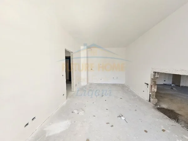 Tirane, shitet apartament 1+1 Kati 3, 69 m²89000 €