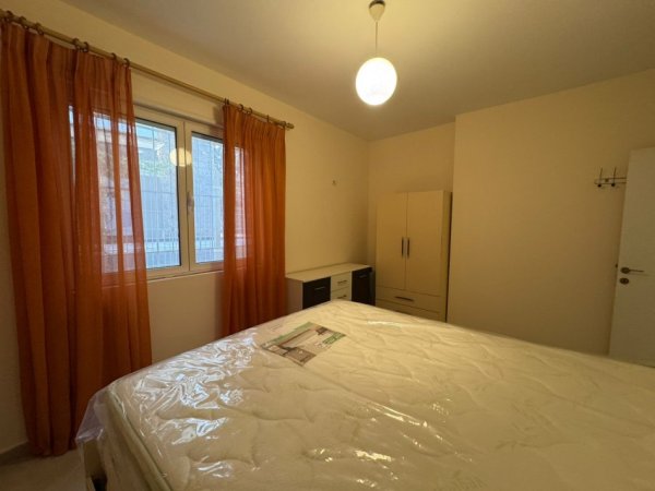 Tirane, jepet me qera apartament 2+1+Ballkon Kati 3, 90 m² 560 € (Rruga Bill Klinton)