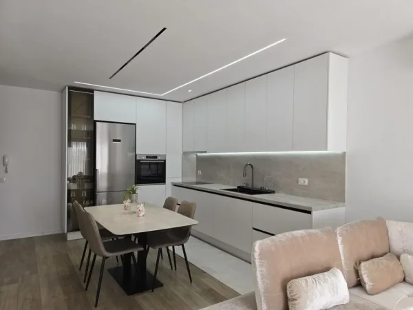 Tirane, jepet me qera apartament 1+1 Kati 3, 70 m² 850 € 