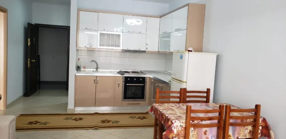 Tirane, jepet me qera apartament 1+1+Ballkon Kati 3, 68 m² 450 € (ASTIR)