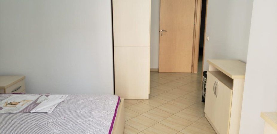 Tirane, jepet me qera apartament 1+1+Ballkon Kati 3, 68 m² 450 € (ASTIR)